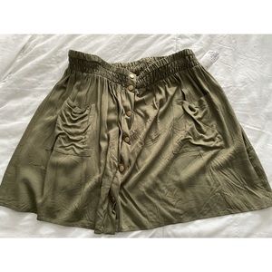 NWT ARMY GREEN SHORT SKIRT